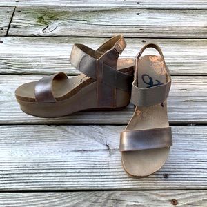 OTBT Pewter Wedge Sandals